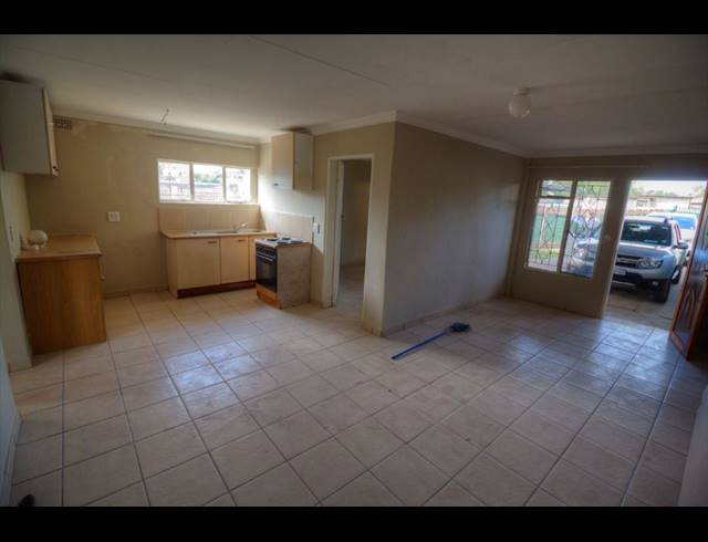 3 BEDROOM HOUSE FOR SALE IN CRESSLAWN
